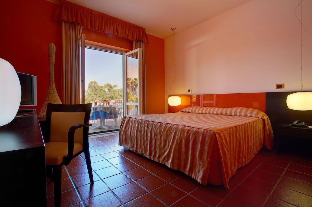 Orizzonte Acireale Hotel Exterior photo